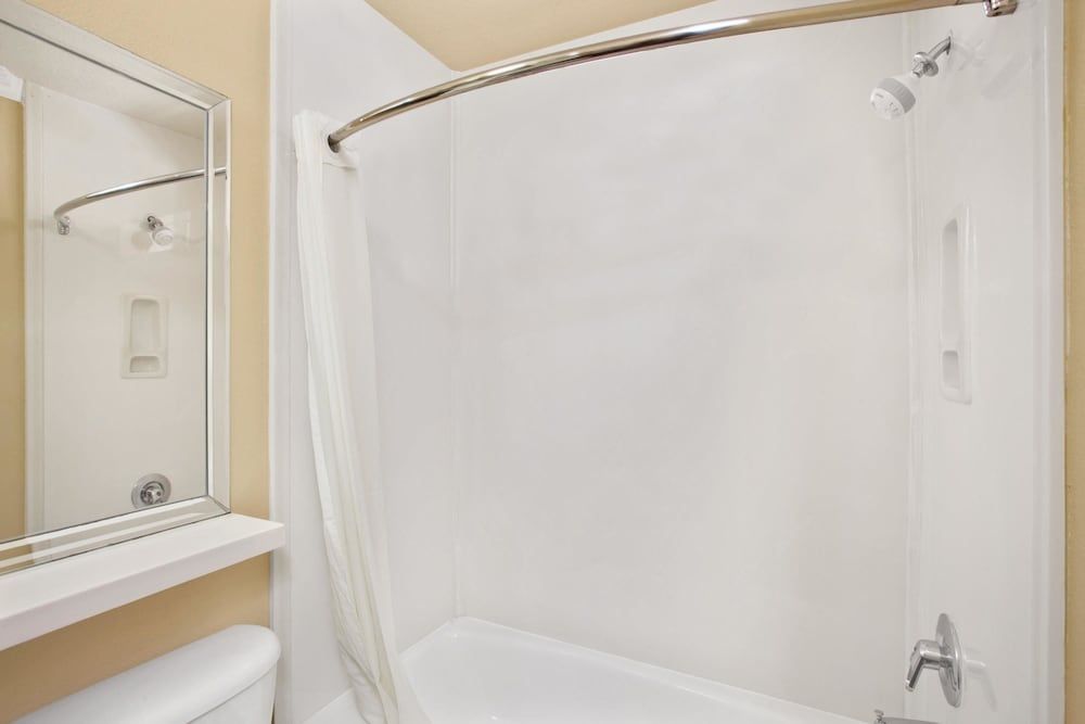 undefined Super 8 by Wyndham Los Angeles Downtown 9