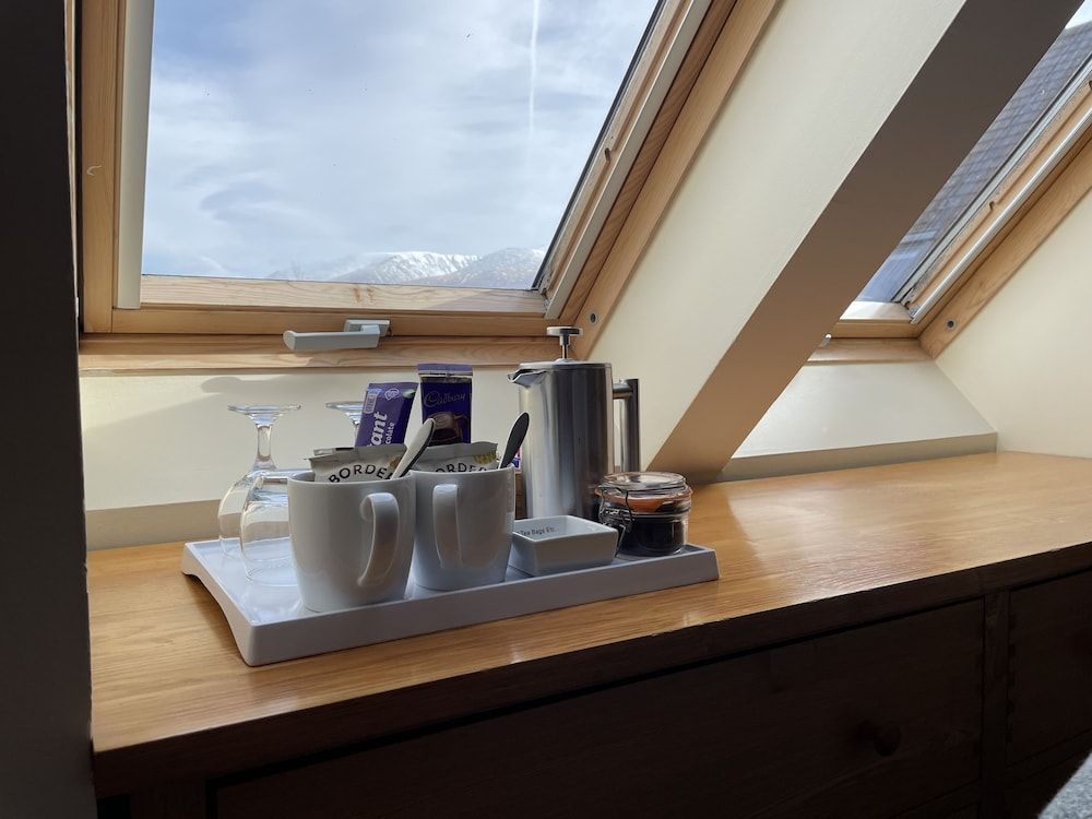 Treetops B&B Superior Double Room, 1 Super King Bed, Mountain View 9