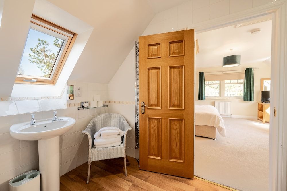 Treetops B&B Superior Double Room, 1 Super King Bed, Mountain View 10