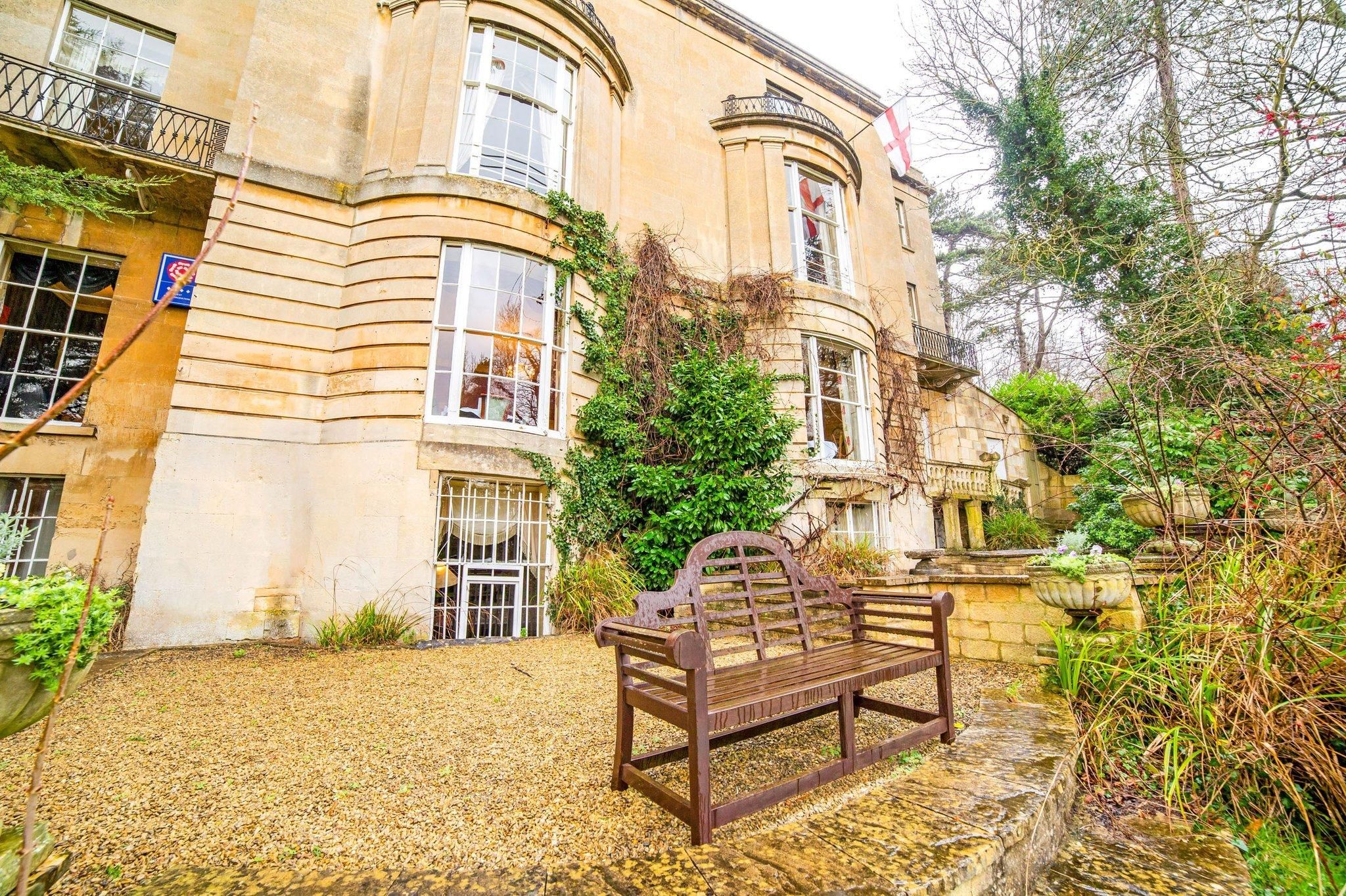 undefined OYO Bailbrook Lodge, Bath 3