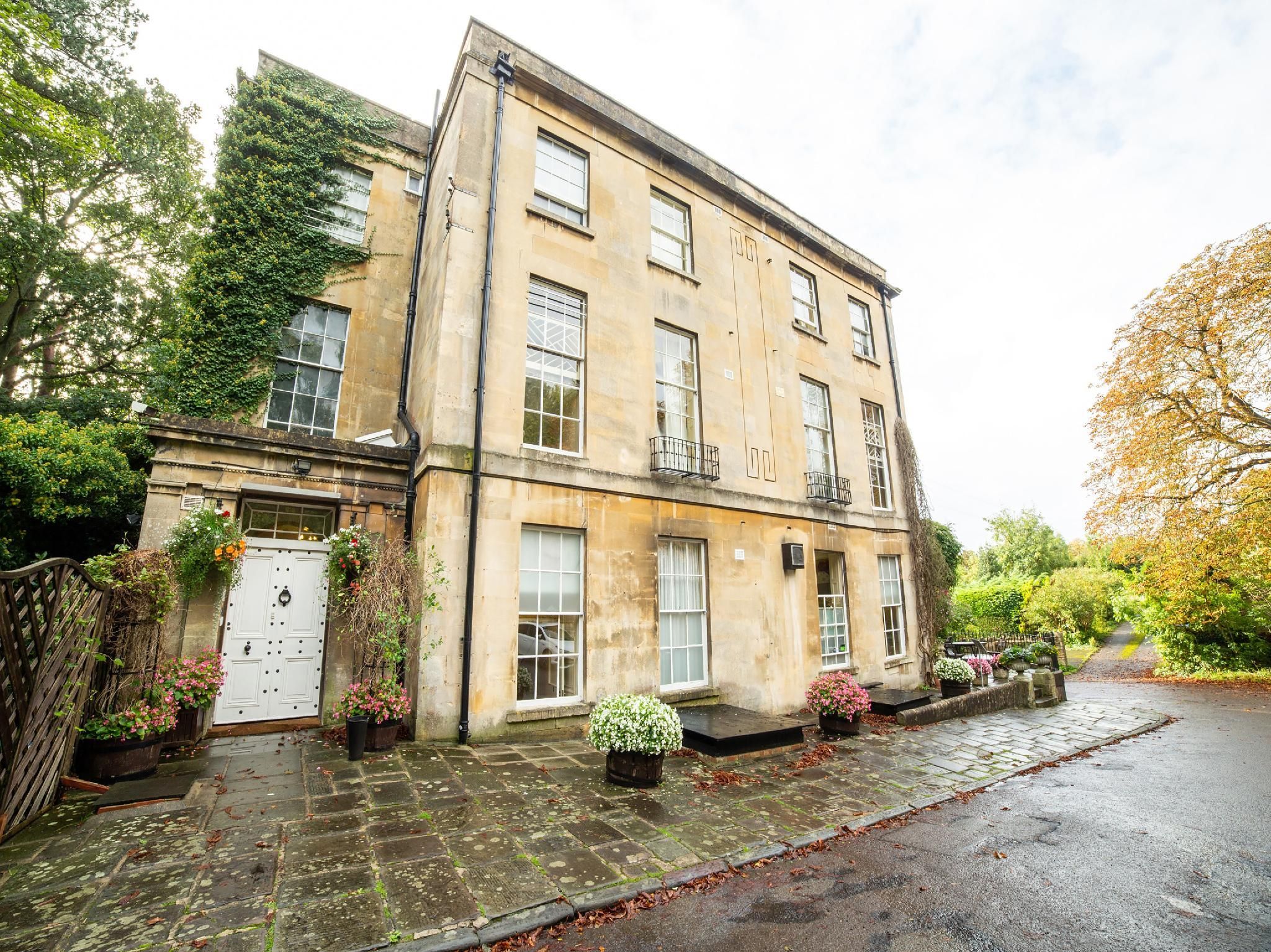 undefined OYO Bailbrook Lodge, Bath