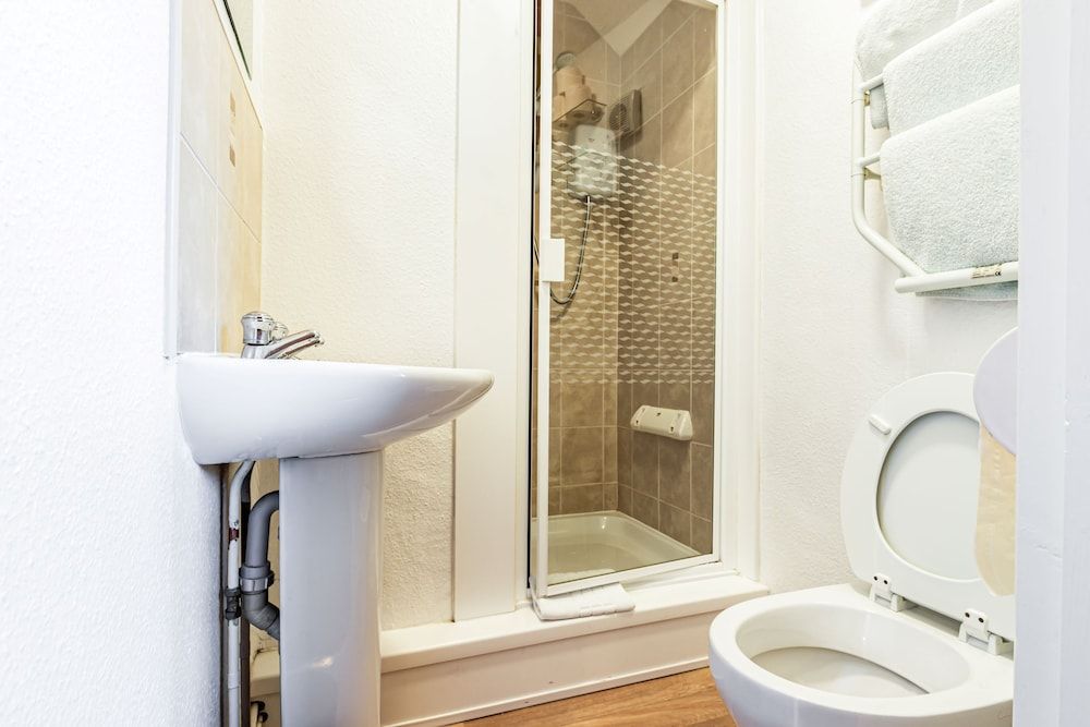 The Olde Forge Hotel Twin Room, Ensuite 3