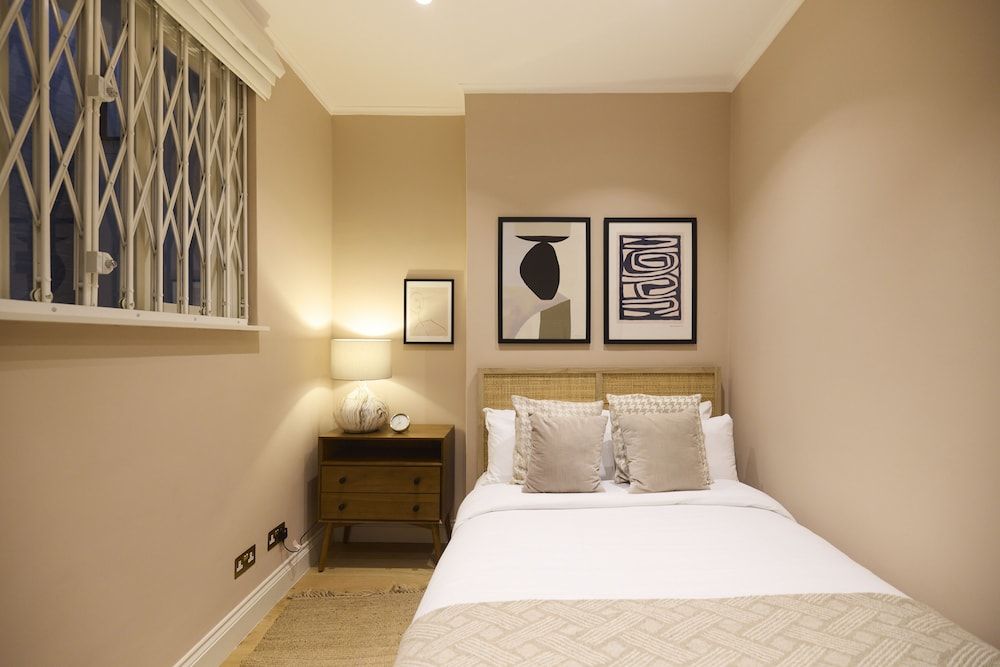 undefined The Bayswater Gardens - Bright & Central 3BDR Home in Bayswater 9