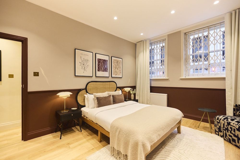 undefined The Bayswater Gardens - Bright & Central 3BDR Home in Bayswater 8