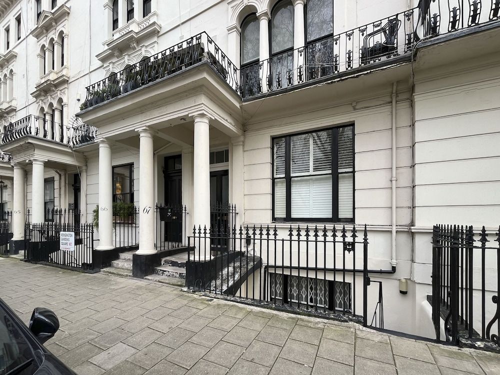 undefined The Bayswater Gardens - Bright & Central 3BDR Home in Bayswater 3