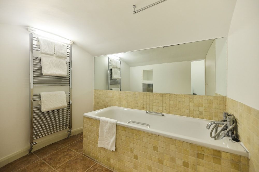 The Bayswater Gardens - Bright & Central 3BDR Home in Bayswater Apartment (3 Bedrooms) 4