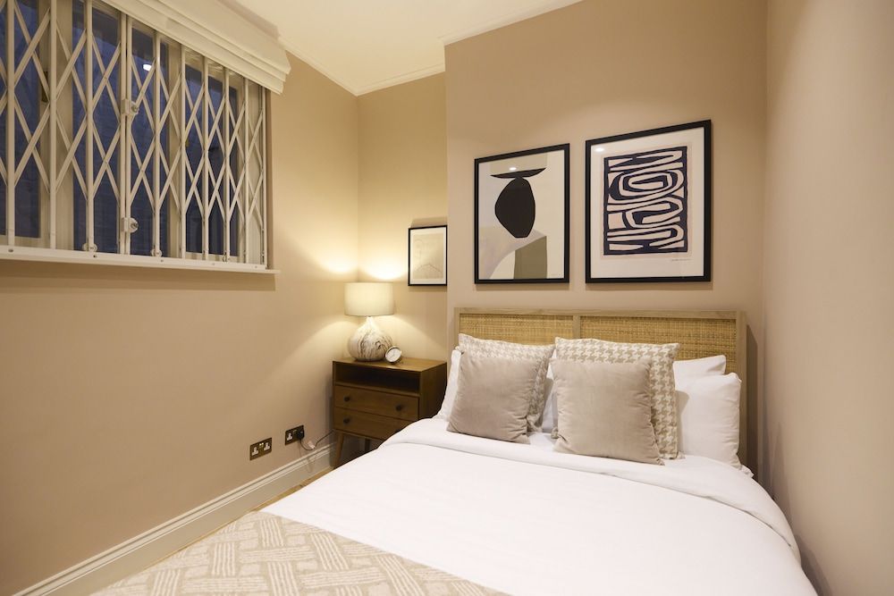 undefined The Bayswater Gardens - Bright & Central 3BDR Home in Bayswater 10