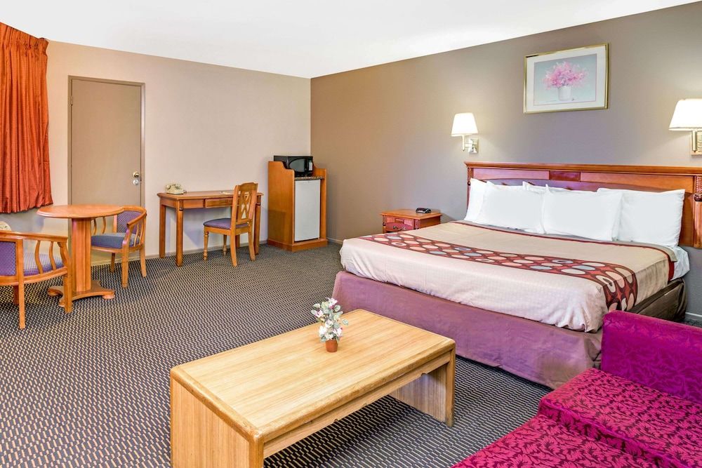 Studio Suite, 1 King Bed, Non Smoking, Jetted Tub