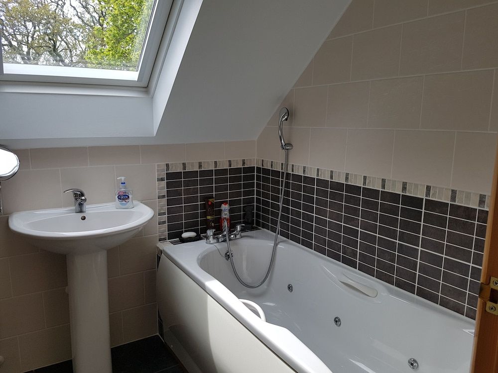 Meadow Oak Landhydrock Room 7