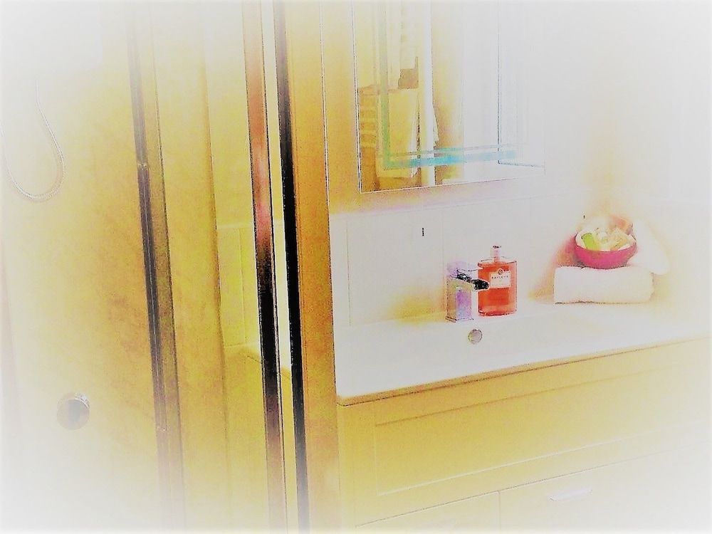 Dunroamin Double Room 4