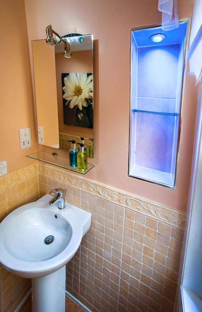 The Devonian Single Room 4