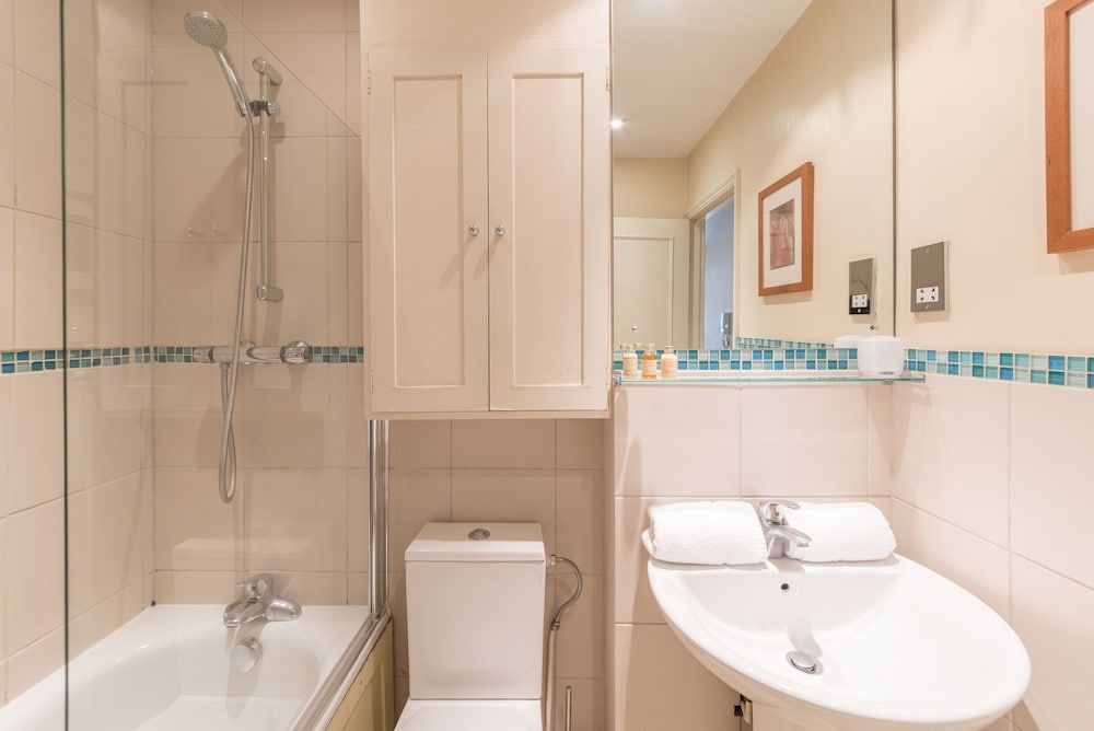 A Place Like Home - 2 Bedroom Apartment in Chelsea Apartment, 2 Bedrooms 11