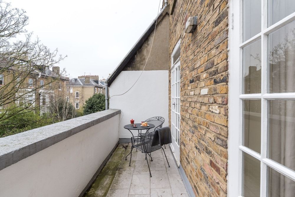 A Place Like Home - 2 Bedroom Apartment in Chelsea Apartment, 2 Bedrooms 9