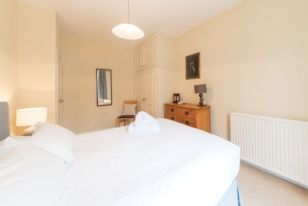 undefined A Place Like Home - 2 Bedroom Apartment in Chelsea 10