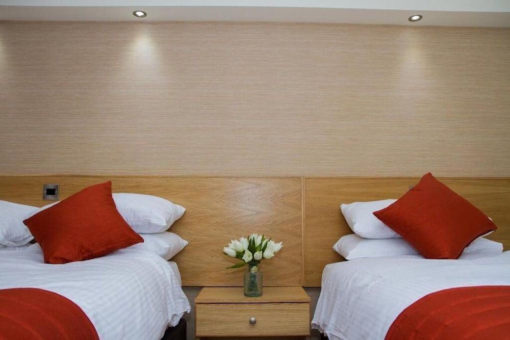 Hill Park Hotel Standard Twin Room, Ensuite