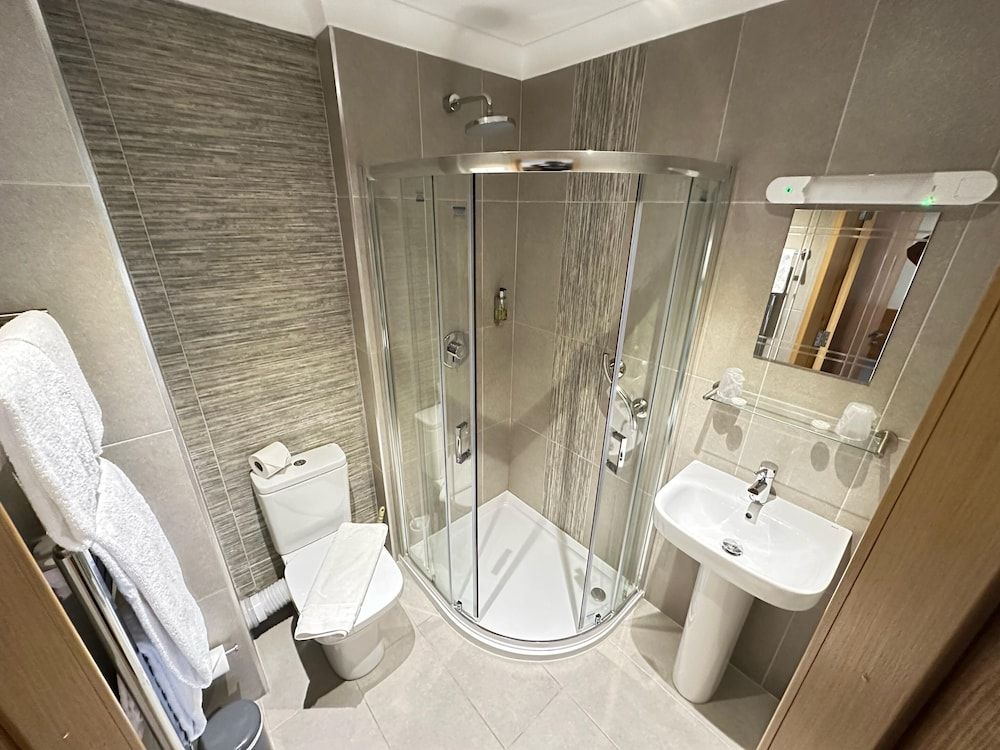 Hill Park Hotel Basic Double Room, Ensuite (1st floor) 9