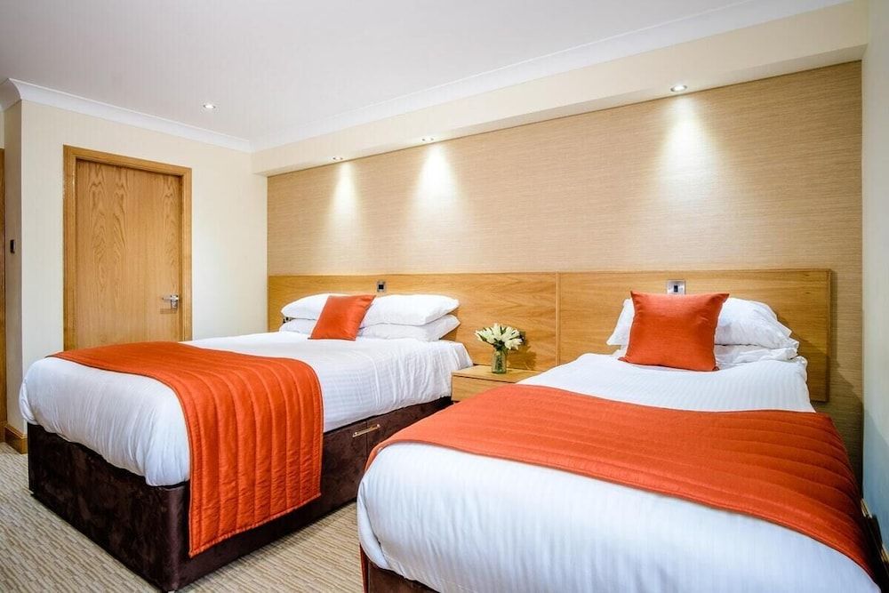 Hill Park Hotel Standard Twin Room, Ensuite 2