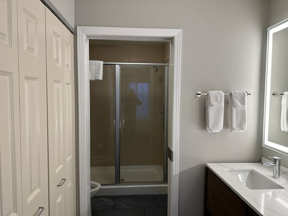 Suite, 1 Bedroom, Kitchen
