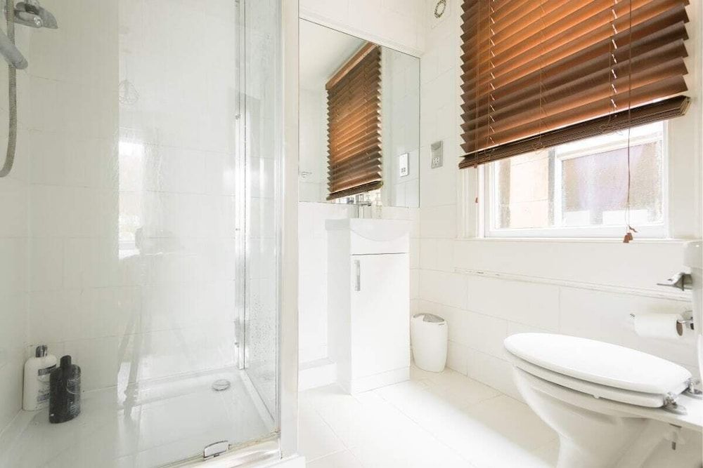 undefined The Hive House - Large Light-Flooded 6BDR Townhouse 2