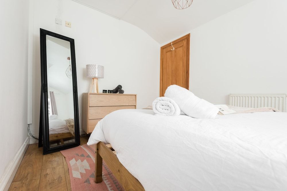 undefined The Hive House - Large Light-Flooded 6BDR Townhouse 6