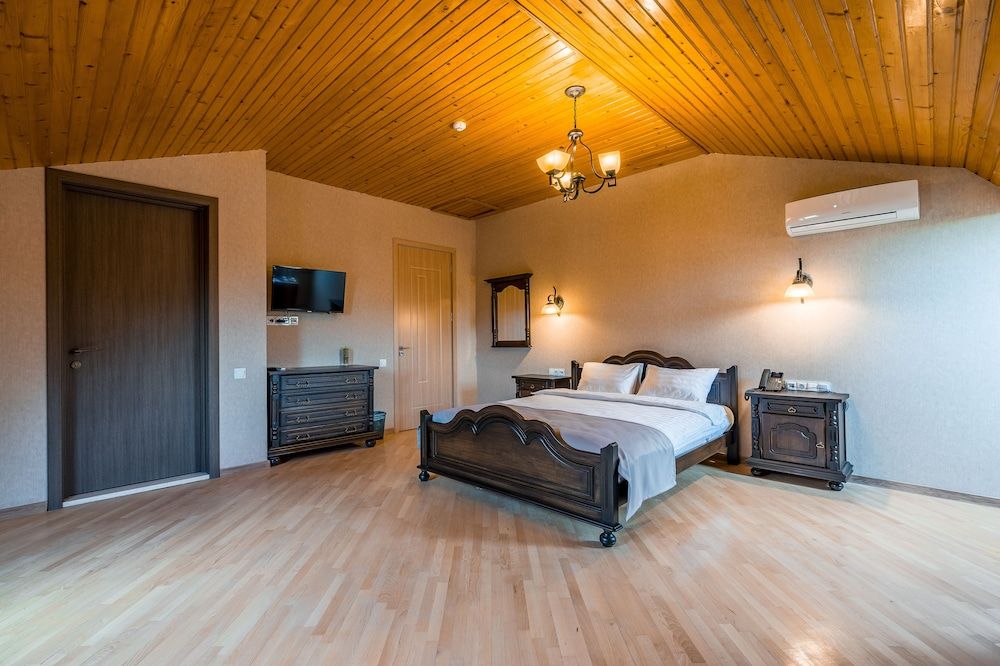 Imperial House Standard Double or Twin Room 8