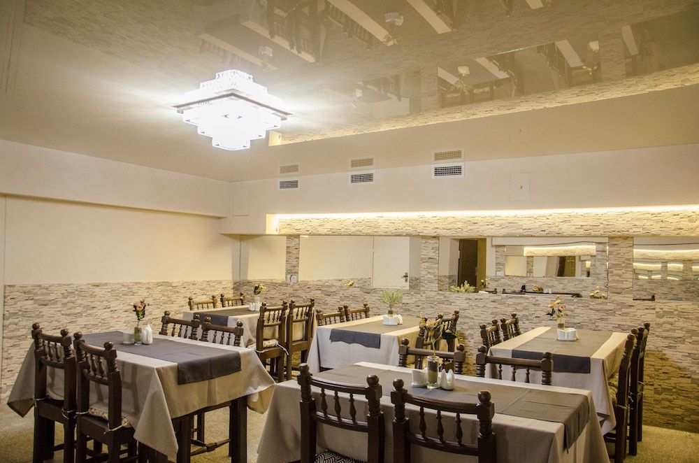 undefined Imperial House 9