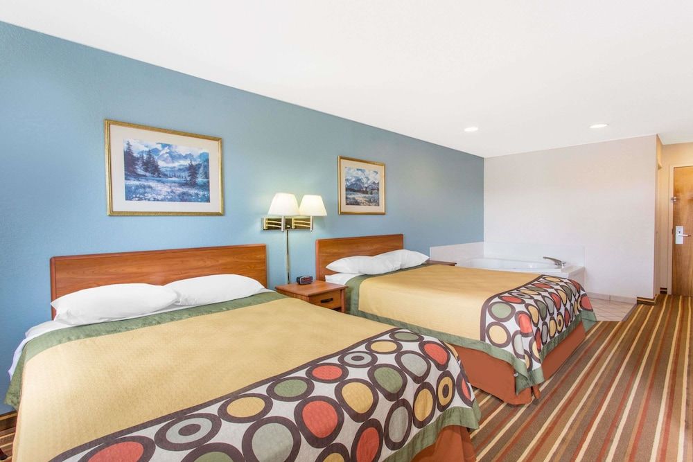 Studio Suite, 2 Queen Beds, Non Smoking, Hot Tub