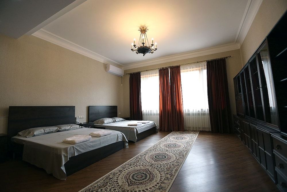 Family Room, 1 Bedroom