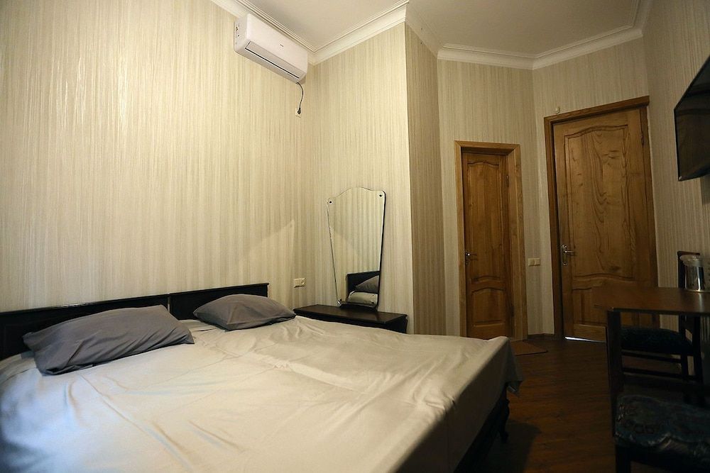 Basic Single Room, 1 Double Bed, City View