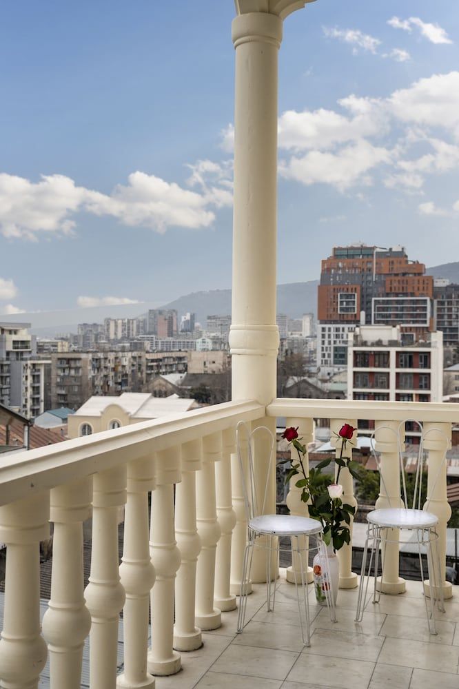 undefined Vedzisi Garden Hotel