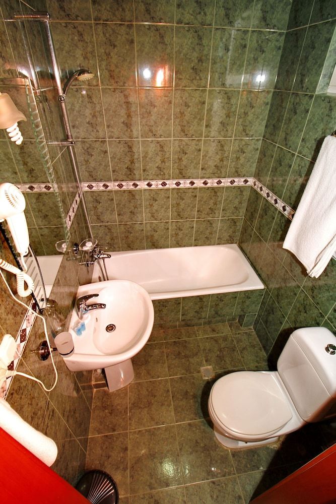 Hotel Irmeni Standard Double or Twin Room 8