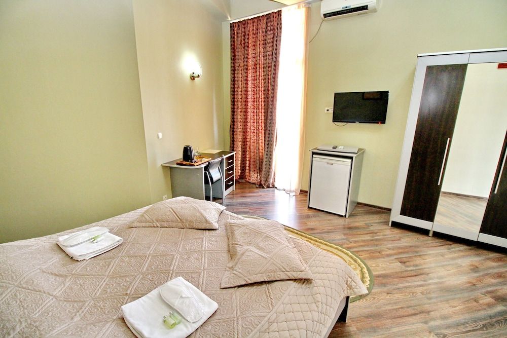 Hotel Irmeni Standard Double or Twin Room 3