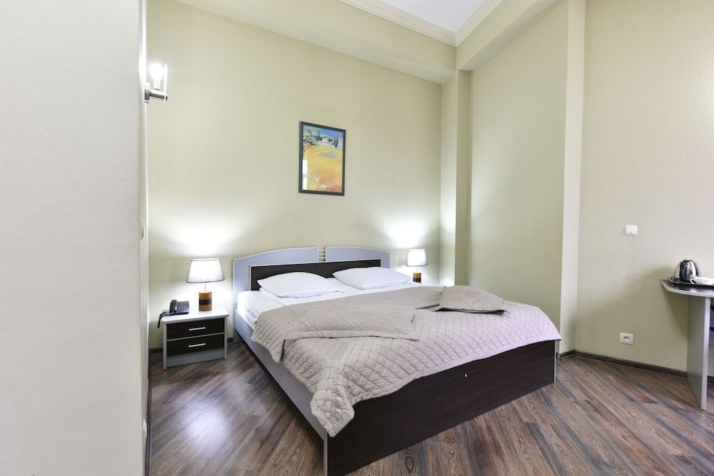 Hotel Irmeni Standard Double or Twin Room 5