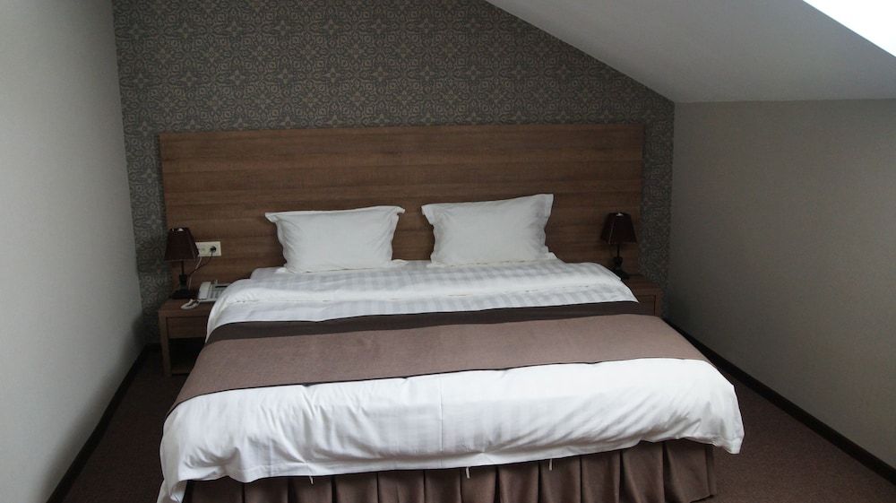 Economy Double Attic