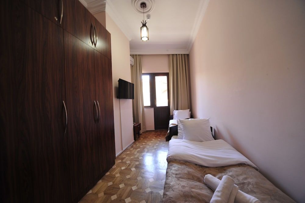 Guest House Batumi Globus Classic Twin Room, 2 Twin Beds, City View 4