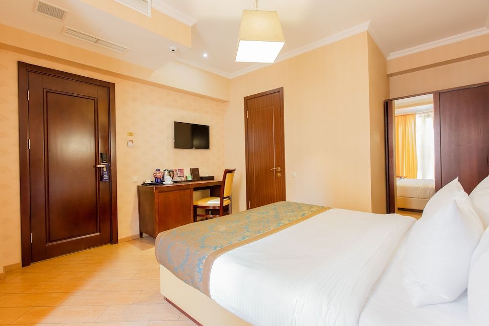 KMM Hotel Budget Double Room 2