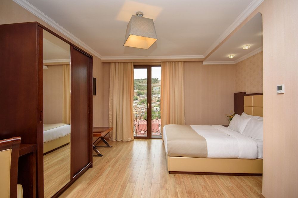 KMM Hotel