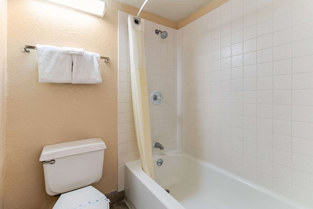 Knights Inn Madera Room, 1 Queen Bed 8