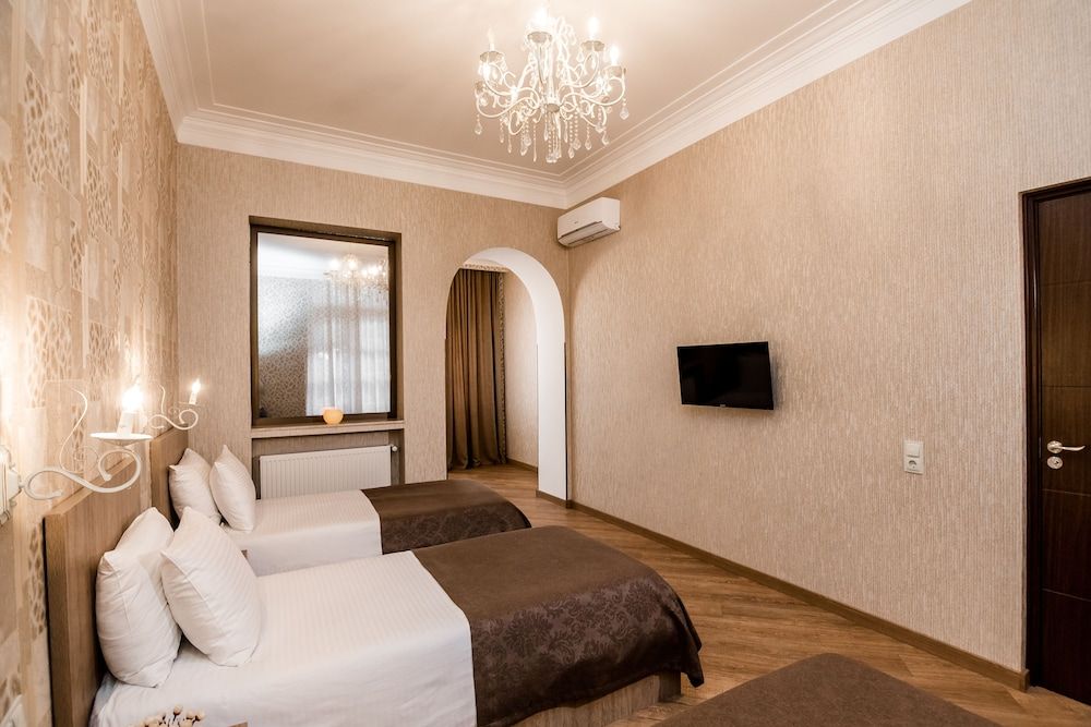 Apartment Dat Exx on the Marjanishvili Family Apartment, 2 Bedrooms 4