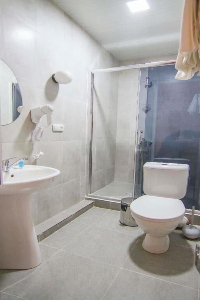 Rogas Home Family Quadruple Room 5