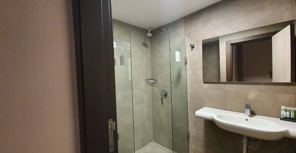 Grand Hotel Central Deluxe Suite 2