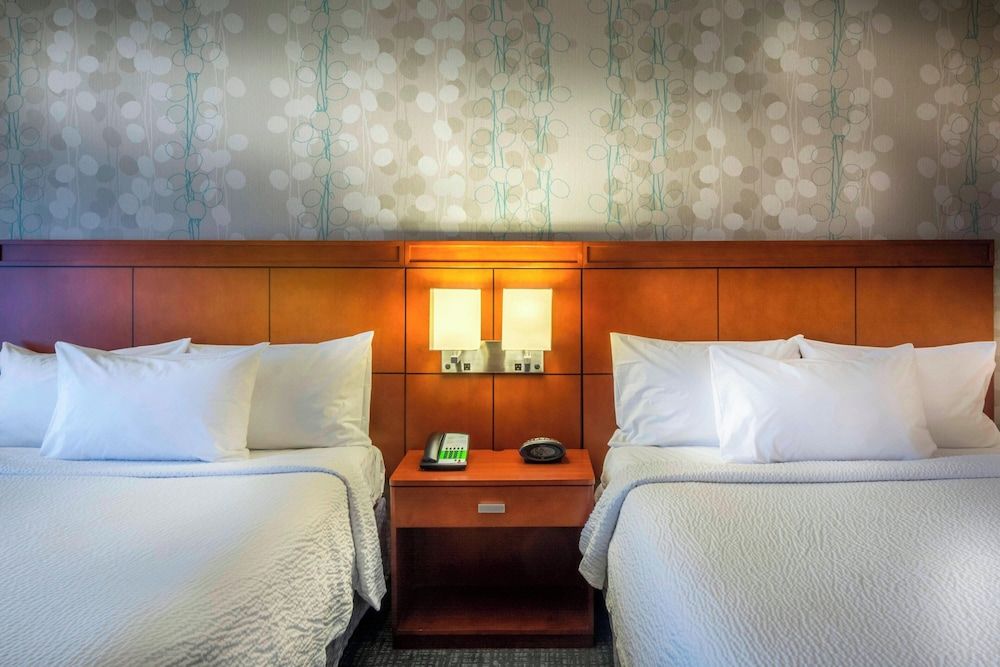 Room, 2 Queen Beds, Non Smoking (Mobility/Hearing Accessible, Tub)