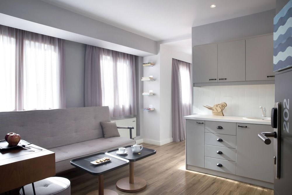 Apollon Library Suites Premium Suite 13