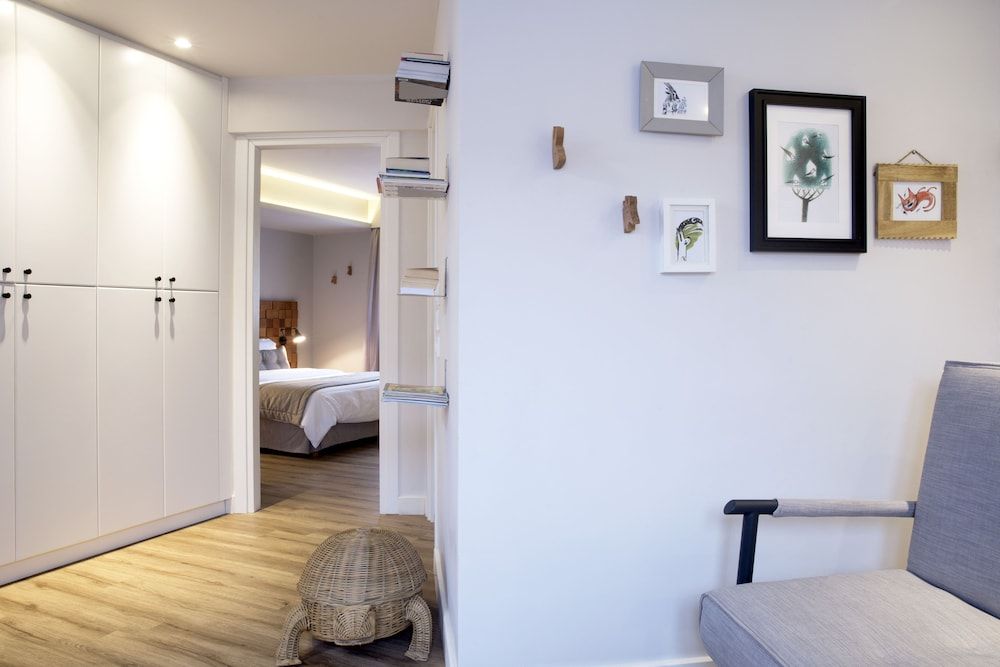 Apollon Library Suites Premium Suite 4