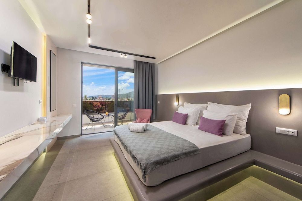 Premium Double Room, Partial Sea View