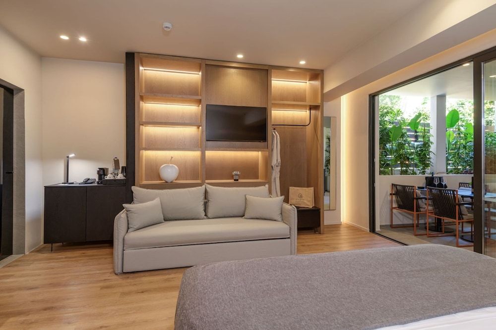 Evanik Chic Hotel Junior Suite with Outdoor Jacuzzi 5