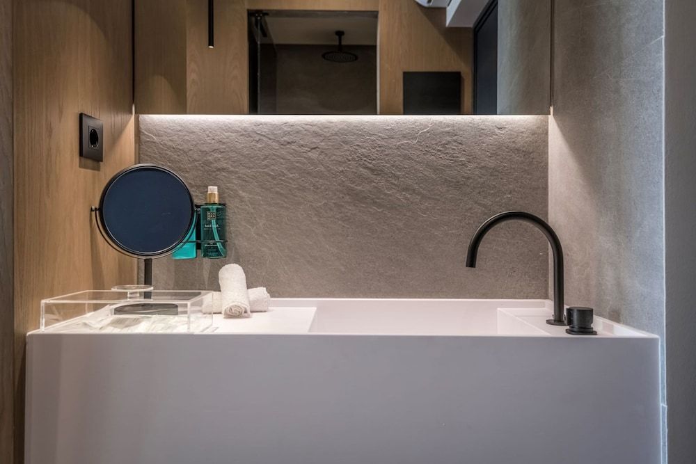 Evanik Chic Hotel Standard Double Room 7