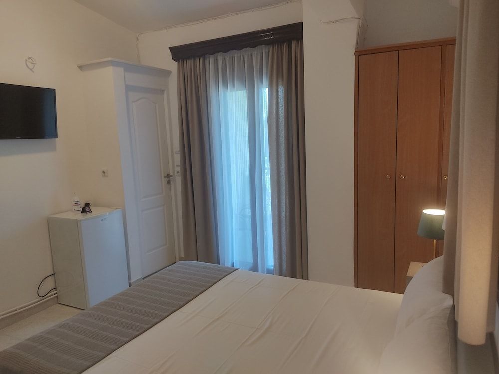 Double Room (Art Room No 4)