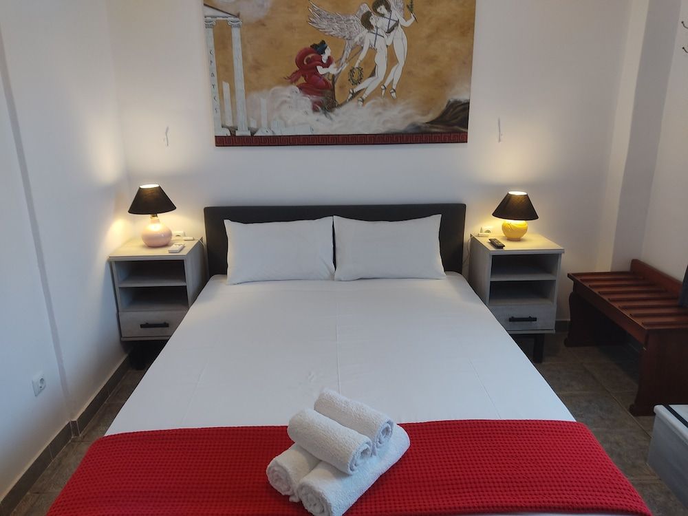 Basic Double Room (Art Room No1)