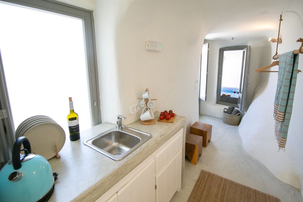 Studio outdoor jetted tub Sea View (Erinia)